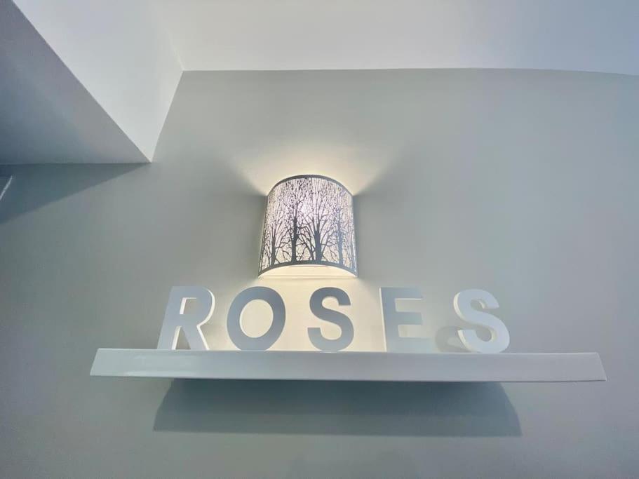 Piso De 2 Habitaciones, 3 Piscinas Y Cerca Del Mar Roses Exterior foto