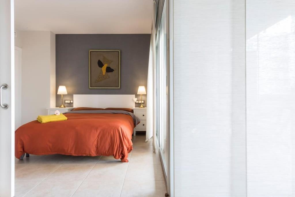 Piso De 2 Habitaciones, 3 Piscinas Y Cerca Del Mar Roses Exterior foto
