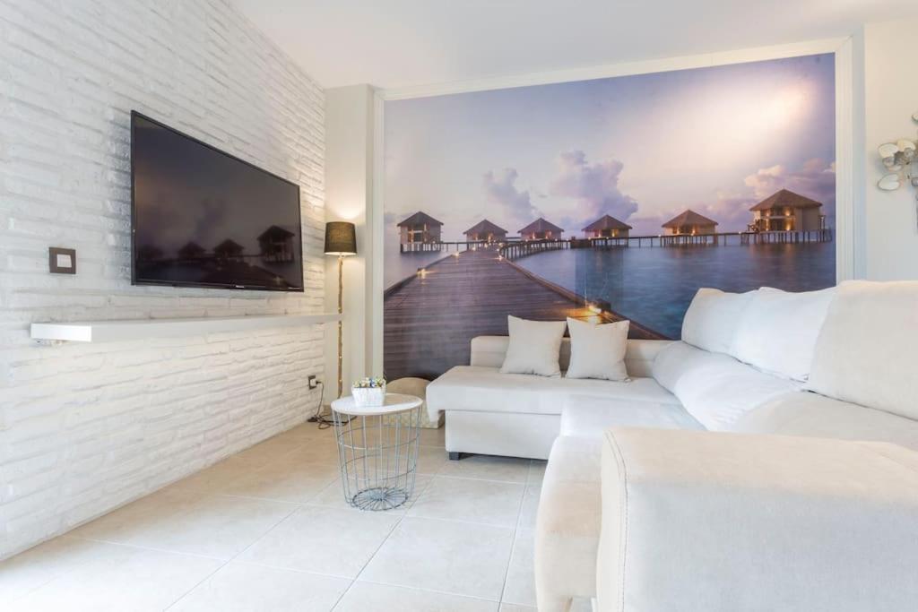 Piso De 2 Habitaciones, 3 Piscinas Y Cerca Del Mar Roses Exterior foto